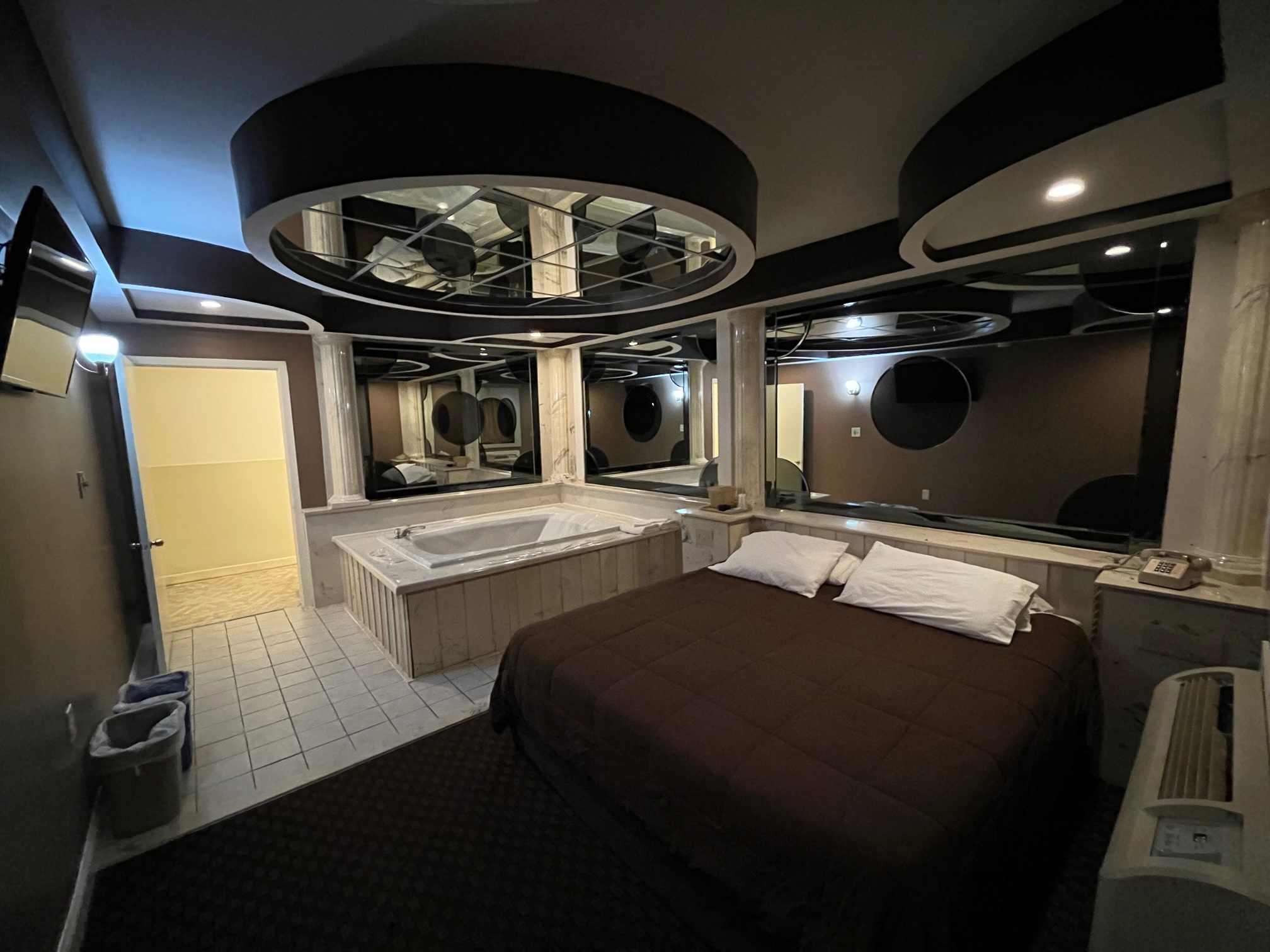 Standard Suites - Smoking & Non Smoking