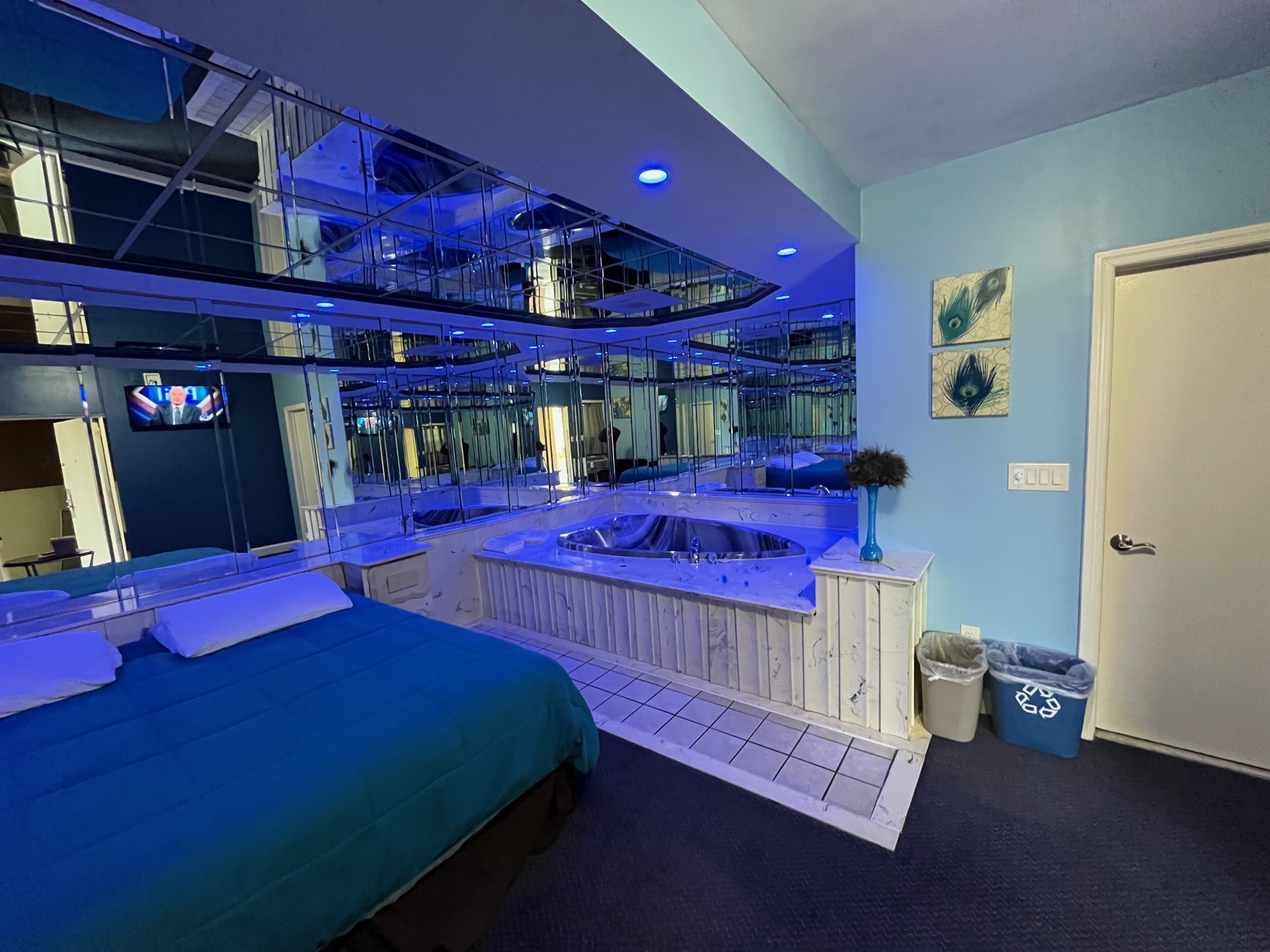 Executive Neon Suites - Non Smoking